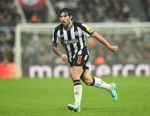 PP电子官方-意媒：皇马、巴萨和曼城都有意托纳利，尤文无法满足8000万欧要价